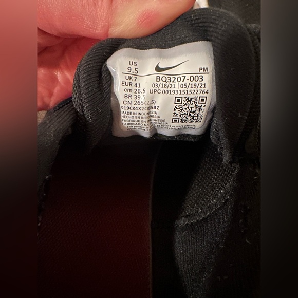 Nike Revolution Running Sneaker - Picture 8 of 8